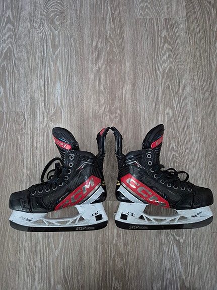 CCM Jetspeed FT6 Pro + 2 paria Step Blacksteel -teriä