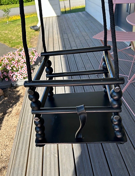 Done by Deer Swing lasten puinen keinu