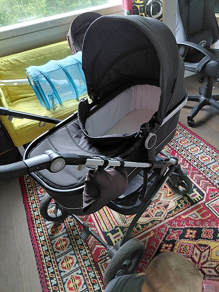 Beemoo move 2in1 + cybex aton kaukalo ja telakka (2v vanhat)
