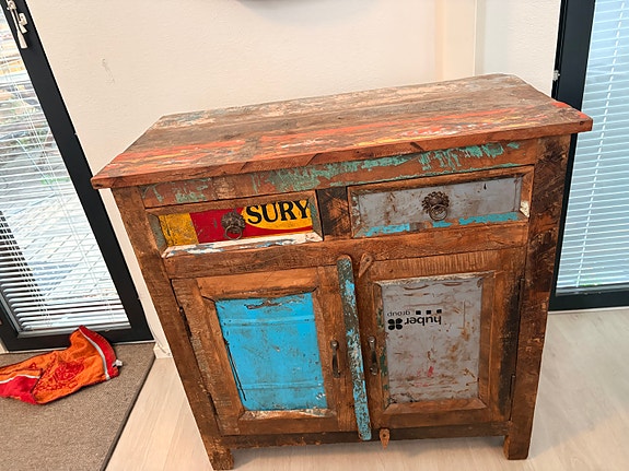 Havana-sarjan massiivinen kierrätyspuukaappi 80×80×40 – kuljetus kuuluu hintaan