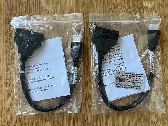 HDMI-jakaja 30cm:n kaapelilla