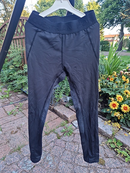 Horzen mustat ratsastushousut 134/140