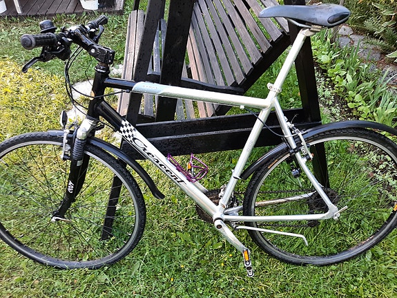 crescent hybridi pyörä 28 tummanen