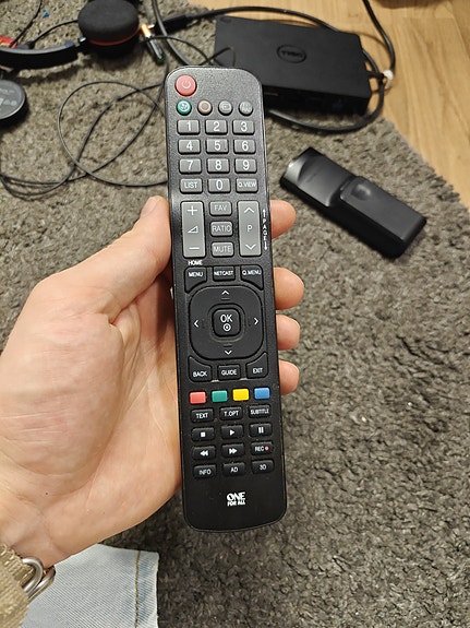 LG-television korvaava kaukosäädin (One For All)