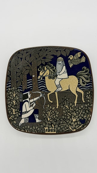 Arabia Kalevala seinälautaset 1978 ja 1982, 2 kpl