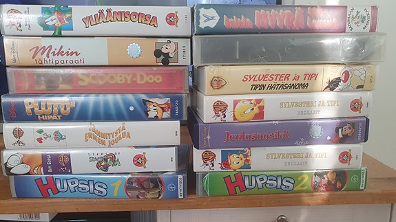 Lasten VHS-piirretyt kasetit