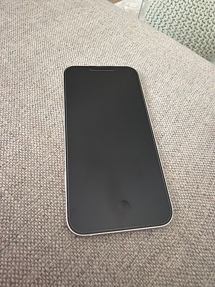 Apple iPhone 13 256 GB valkoinen puhelin