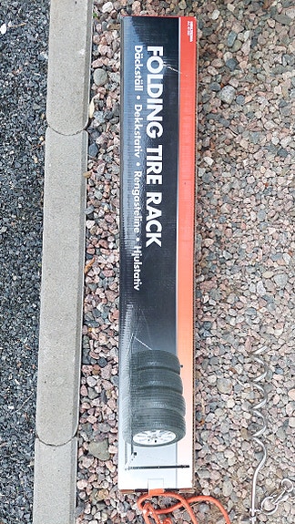 Seinään kiinnitettävä rengashylly