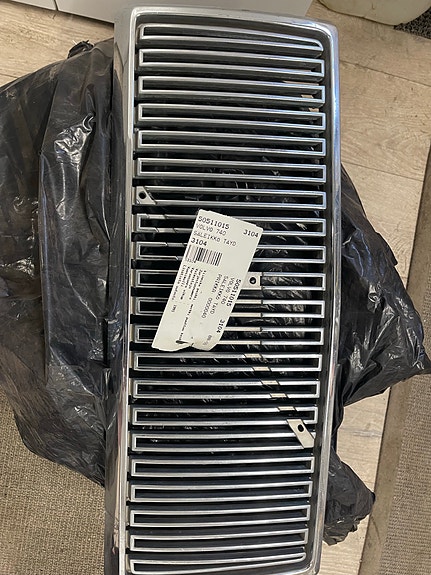 Volvo etusäleikkö / maski