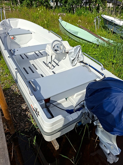 Terhi 400 c-vene, Honda 15hv moottori sekä AKU merkkinen traileri