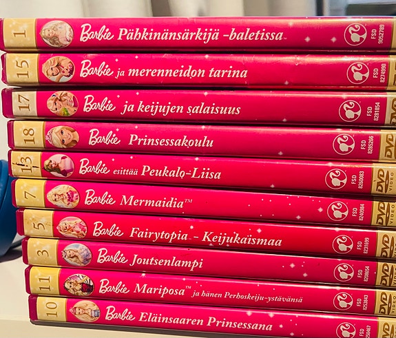 Barbie DVD-elokuvien paketti
