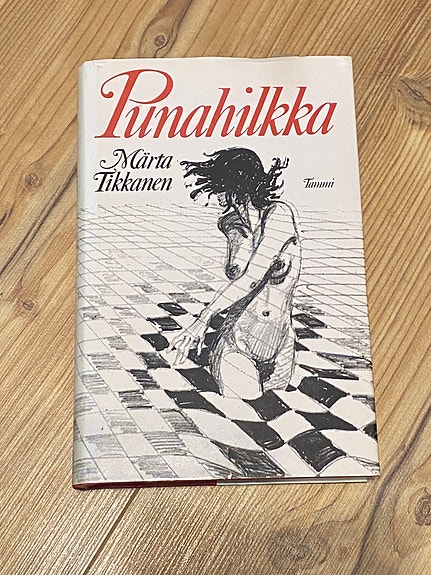 Märta Tikkanen: Punahilkka