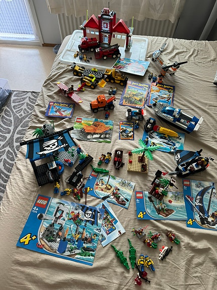 Lego pirates city