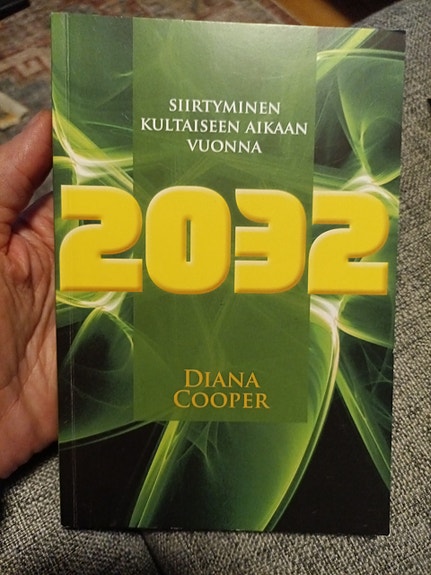 Diana Cooper: Siirtyminen kultaiseen aikaan vuonna 2032 - kirja