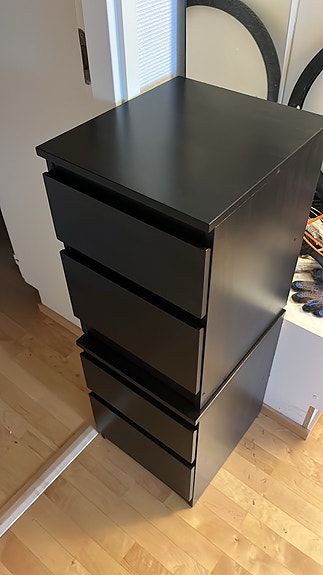 IKEA MALM mustan ruskea yöpöytä, ovh 44,99 € / kpl. VARATTU