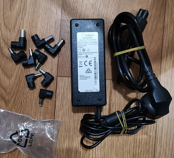 Belkin universaali laturi