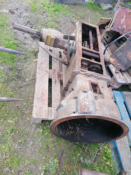 Zetor 25 osia