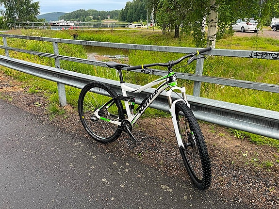 Kona maastopyörä 29" runko L valkoinen