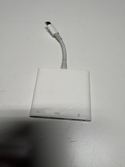 Apple USB-C Digital AV Multiport Adapter A1621