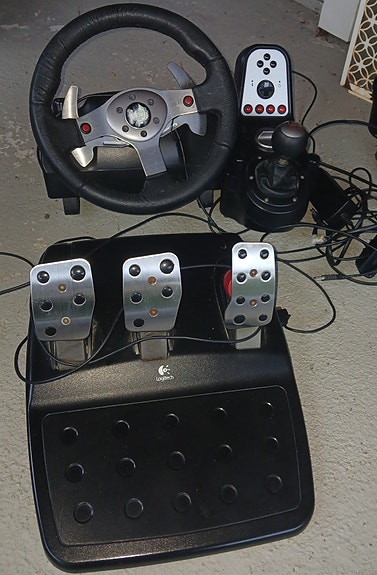 Logitech G25 & Logitech Momo -rattipoljinsetit