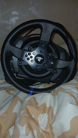 Thrustmaster T300RS ratti ja polkimet