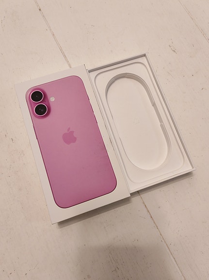 IPhone 16 Pink LAATIKKO