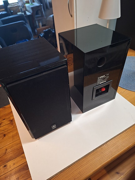 Yamaha NX-E400 kaiuttimet musta