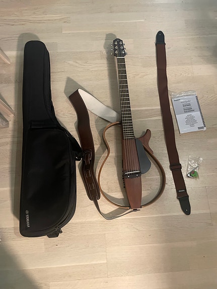 Yamaha SLG200S NT Silent Guitar (elektroakustinen kitara)
