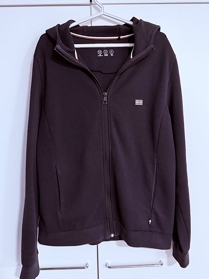 Tommy Hilfiger huppari