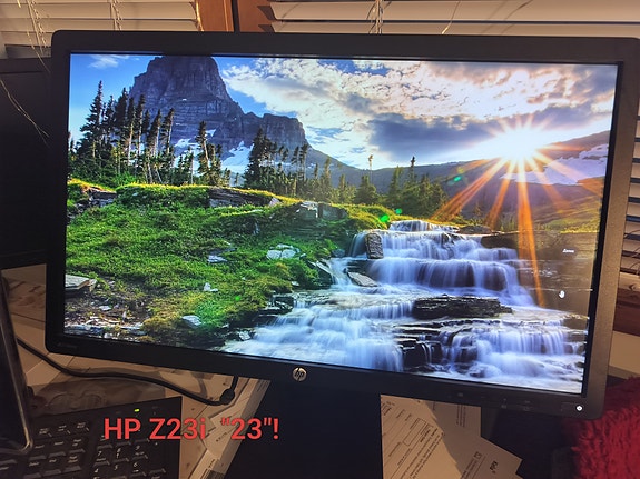 HP Z23i "23" näyttö USB-hubilla!!! Kunto "kuin uusi, ISO näyttö!