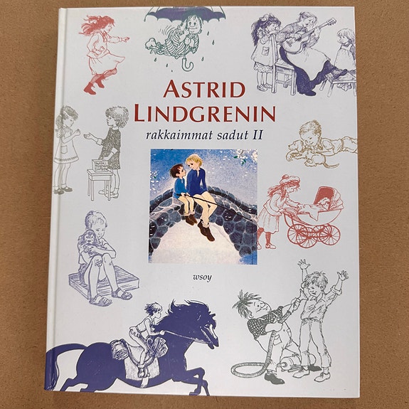 Astrid Lindgrenin rakkaimmat sadut II ja Suomen lasten satuaarteet - satukirjat