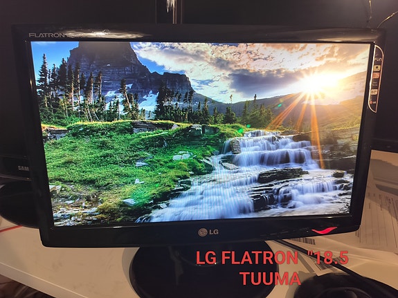 LG FLATRON näyttö "18,5" +VGA/VIRTA KAAPELIT