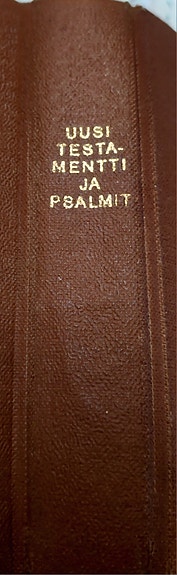 Vanha suomenkielinen Uusi Testamentti ja psalmit, ruskea, vuodelta 1948