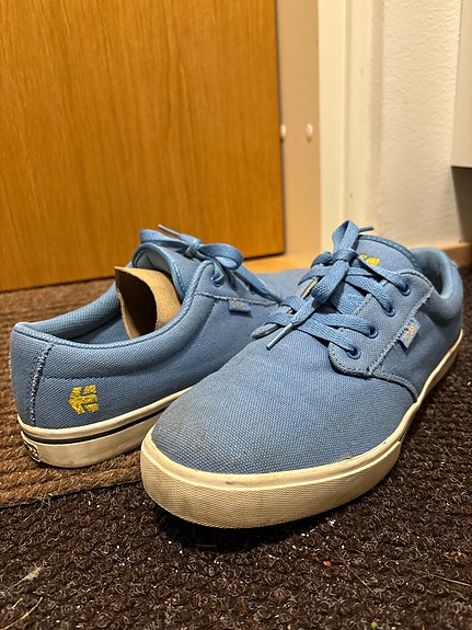 Etnies vaaleansiniset tennarit, koko 44
