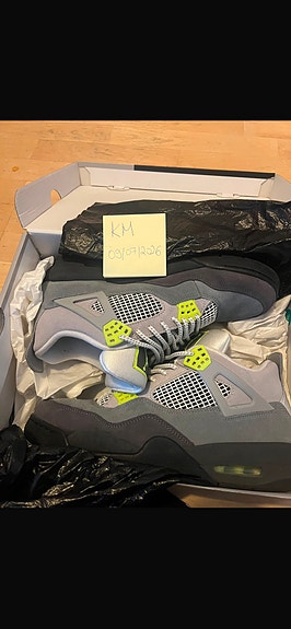 Jordan Nike Air 4 Neon tennarit koko 45,5 harmaa
