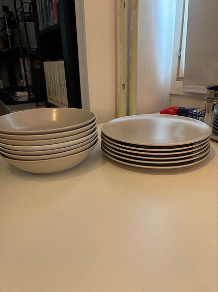 IKEA lautaset ja kulhot
