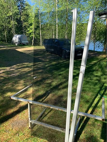 Sanka suihkuseinä lasi