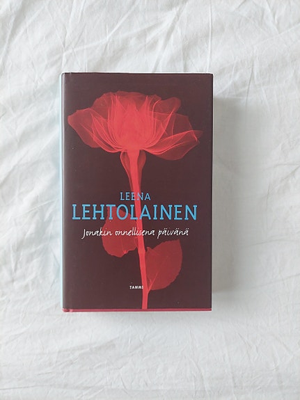 Leena Lehtolainen: Jonakin onnellisena päivänä kovakantinen kirja