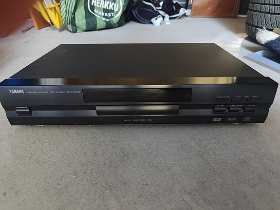 Yamaha DVD-S700