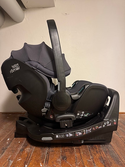 Britax Römer Baby-Safe Pro turvakaukalo, 5Z telakka ja adapterit