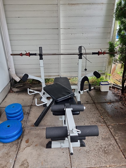 Weider penkkipunnerruspenkki ja levypainot