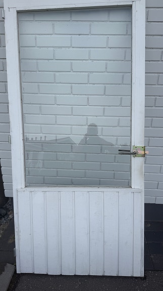 Valkoinen lasiovi, mökkiovi, liiteriovi