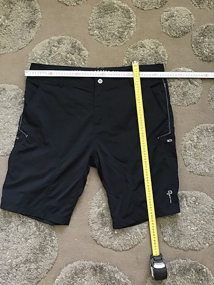 Miesten shortsit, Pelle P