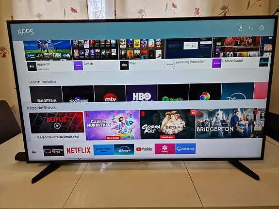 SAMSUNG 32 HD READY SMART TV