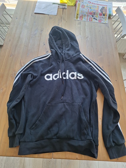 Adidas huppari