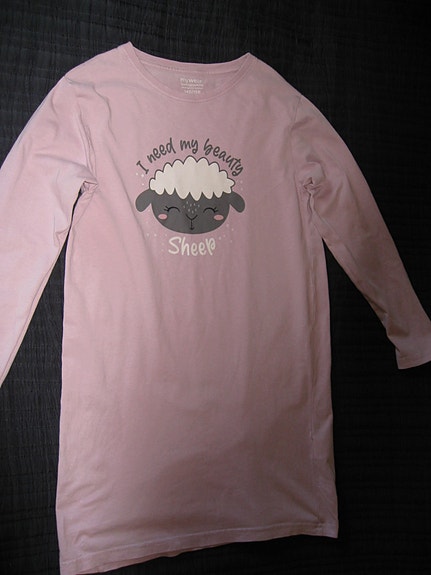 Finlayson tyttöjen pyjama koko 150  ja My Wearin yöpaita 140-150