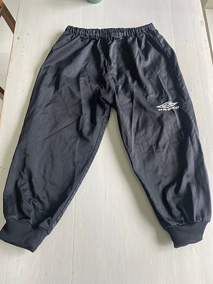 Umbro hiekkapelihousut , S musta