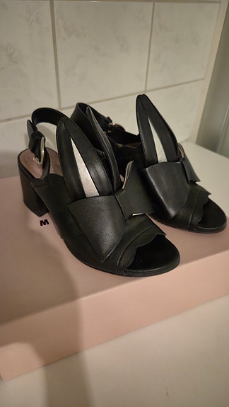 Minna Parikka Bowjangles koko 36