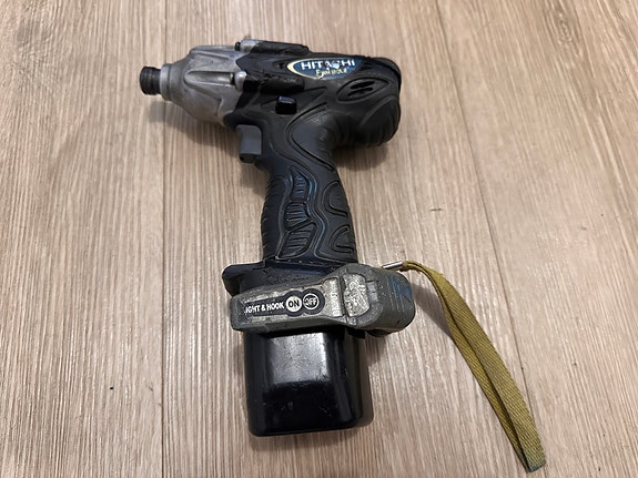 Hitachi FWH 12DC2 akkuporakone / iskevä ruuvinväännin 12V