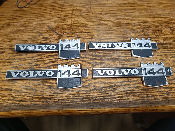Volvo 144 merkit 4 kpl